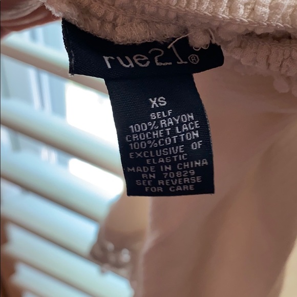 Off the shoulder - Picture 3 of 3